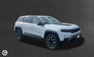 Nuova Jeep Compass 2025: evoluzione elettrificata del SUV americano
