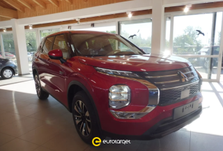 MITSUBISHI Outlander 2.4 MIVEC 4WD PHEV Diamond SDA