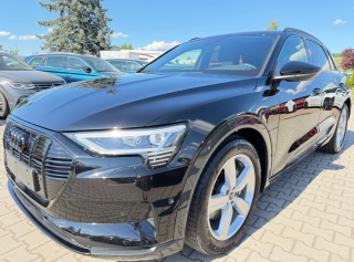 AUDI e-tron  50 quattro