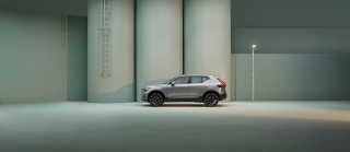 VOLVO XC40 B3 automatico Ultra Dark N1