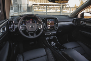 VOLVO XC40 B4 automatico Plus Black Edition