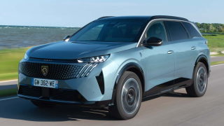 PEUGEOT 5008 Hybrid 145 e-DCS6 GT